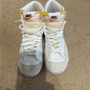 Nike Blazer Mid '77
Women's Shoes